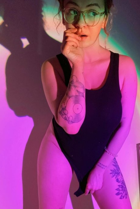 asmrベイビーonlyfans アート裸 写真