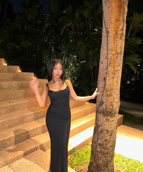 2024年のトップOnlyFans ポルノグラフィック 画像