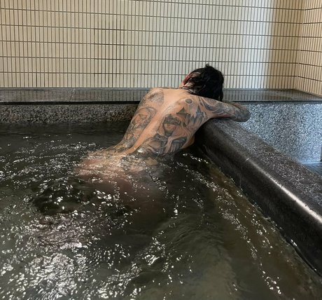 ゲイのラフなOnlyFans トップ 写真