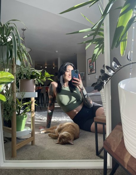 黒のランジェリーOnlyFans ヌード 画像