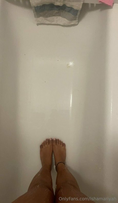 Isha Mariyah 完璧なスター アーカイブ