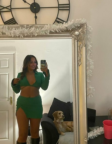 Isha Mariyah エロティックなスター 画像