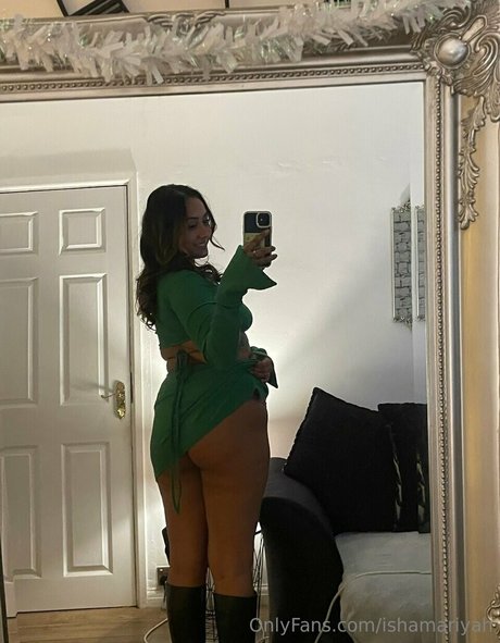 Isha Mariyah セクシーなポルノスター 写真