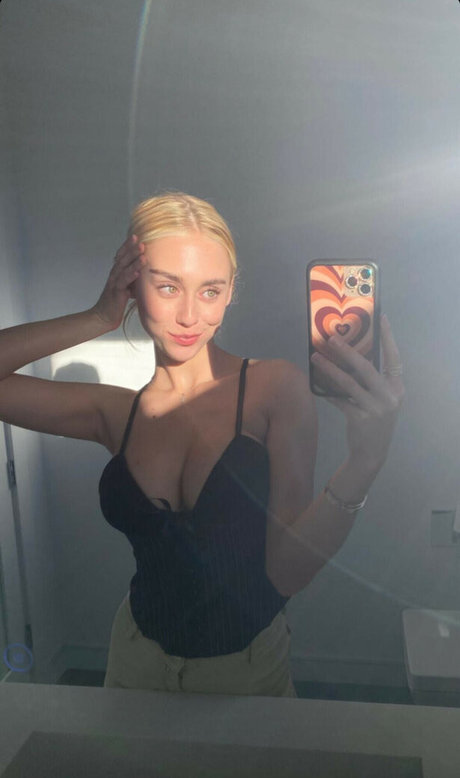 おばあちゃんの巨乳OnlyFans 無料セックス 画像