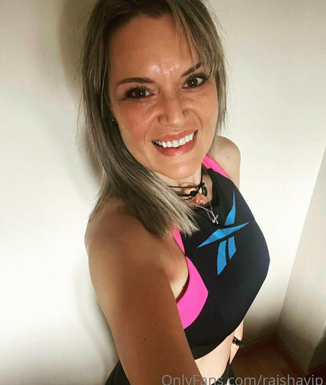 raishavip 美しいスター 写真