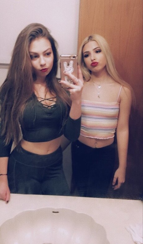 お金 OnlyFans ポルノ 画像