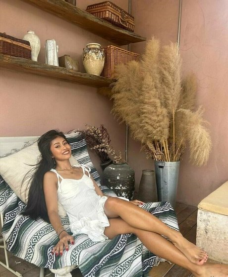 tinyalinaa ポルノスター 美しい 写真