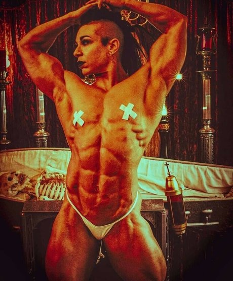 Anjie ポルノスター アート 写真