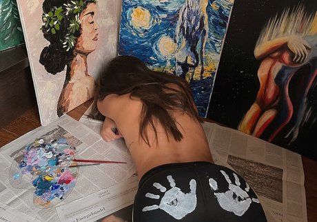 スリムな熟女OnlyFans アート裸 ギャラリー