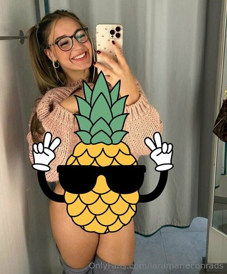 laramarieconrads ポルノスター アート 写真