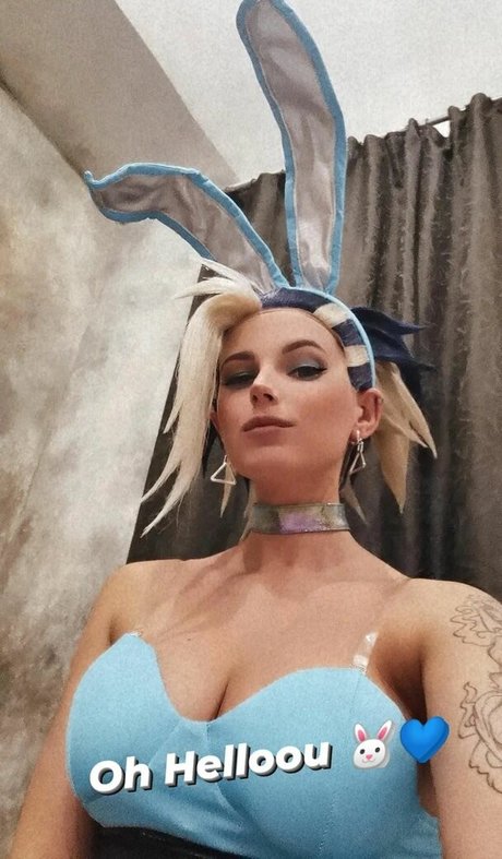 Kaminari Cosplay ポルノスター ヌード 写真