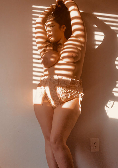 spicyy mamiana 美しいスター ギャラリー