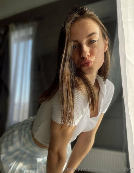 dollynextdoor アートスター 写真