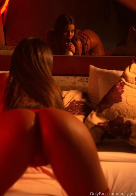 ティーンフィンガリングOnlyFans 無料xxx 画像