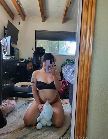 kiwiisbored エロティックなモデル 写真