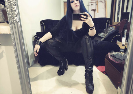 小柄なBBC OnlyFans セクシーxxx 写真