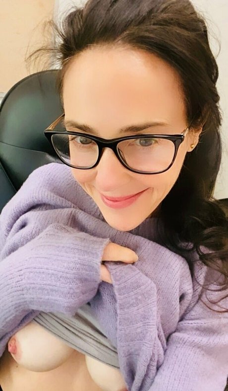 大きなお尻のマンコOnlyFans 可愛い 写真