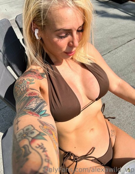 ぽっちゃりブロンドOnlyFans xxx 写真