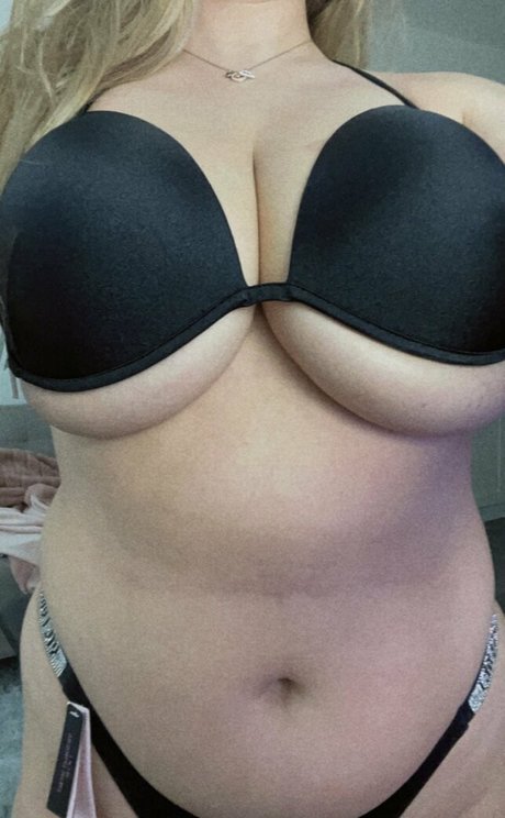 毛深い妊婦OnlyFans トップ 画像