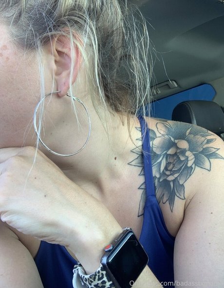 大きなお尻のマンコOnlyFans ヌード 画像