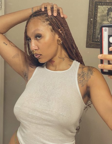 フランスのアナルOnlyFans HD 画像