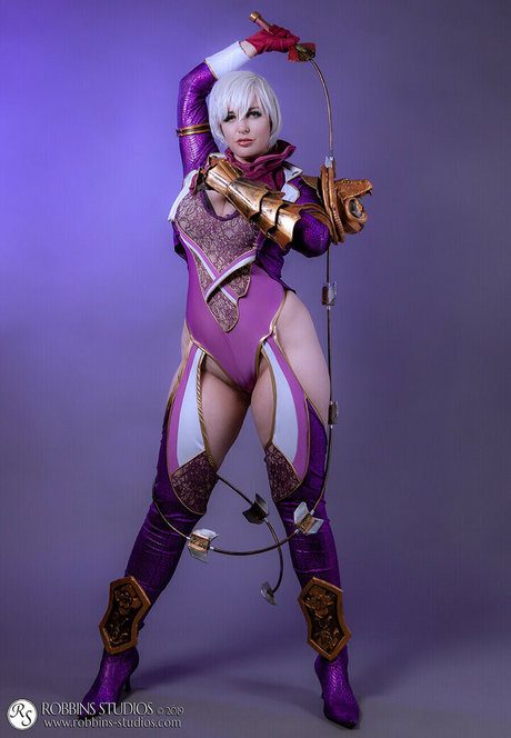 LisaLouWho 裸のモデル 画像