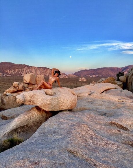 OnlyFansを無効にしました セクシーヌード 写真