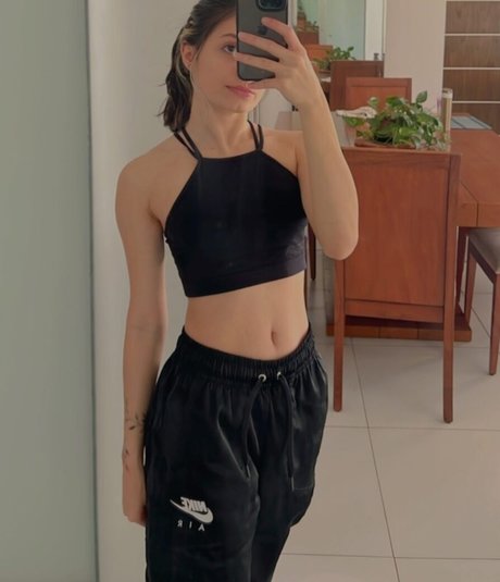 金髪の小柄なOnlyFans 限定 画像