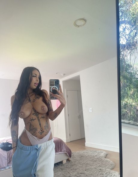 sugarttitts ポルノスター 裸 画像