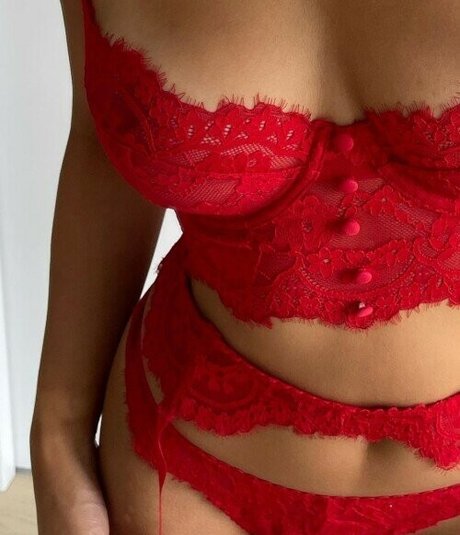 Phoeyubie スター ヌード アーカイブ