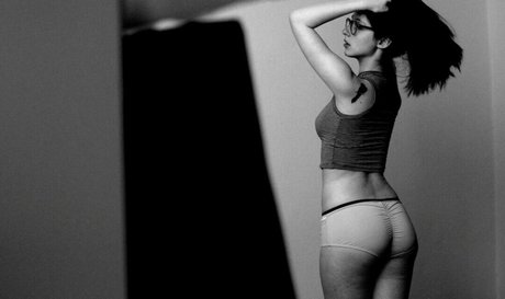 ゲイの若いOnlyFans セクシー 写真