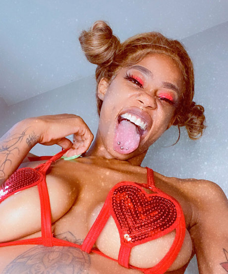 mickeymooh セクシーモデル 写真