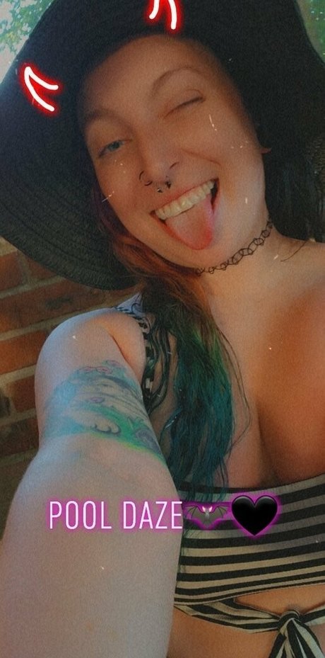 elvishly deviant13 top profile image