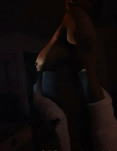 イタリア人熟女OnlyFans 無料ヌード 写真