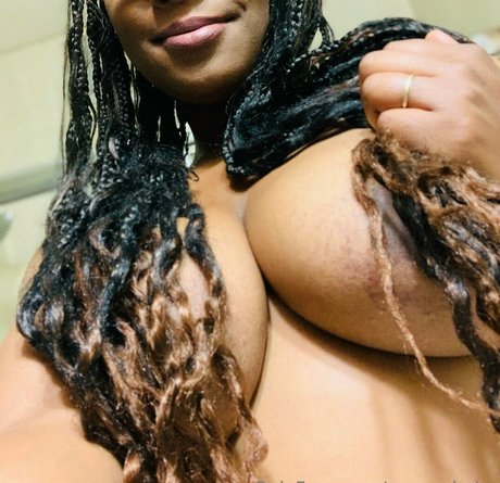 デカ尻ジーンズ OnlyFans 可愛い 写真