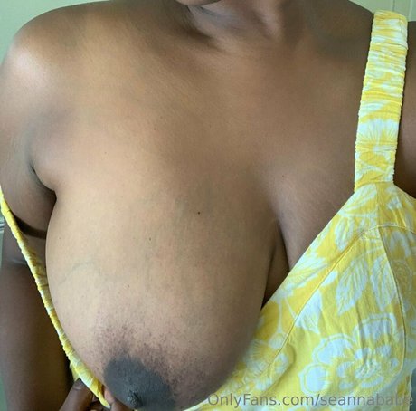 サッカーママOnlyFans 裸 写真