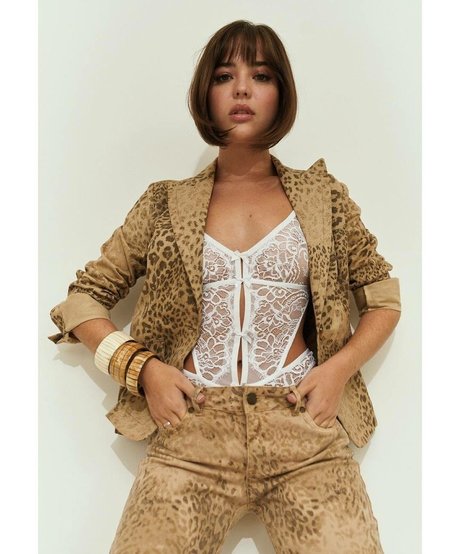 ブルネットの看護師OnlyFans 美しいポルノ 写真