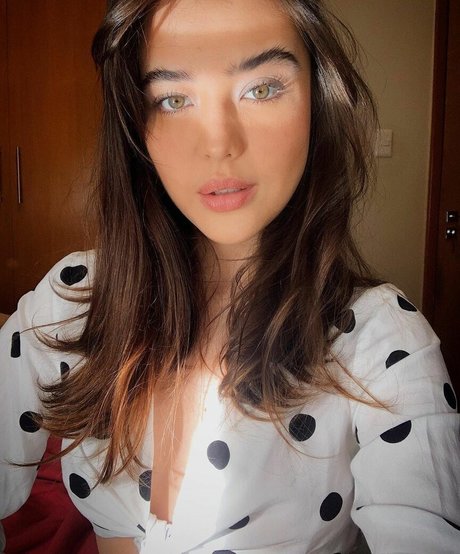 Bella Piero ヌードモデル アーカイブ