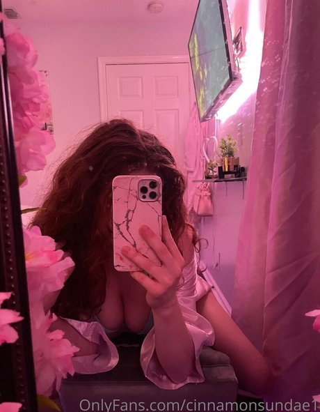 cinnamonsundae1 エロティックなポルノスター 写真