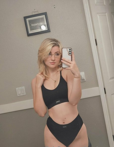 Lexie Grace Love ヌードスター 写真