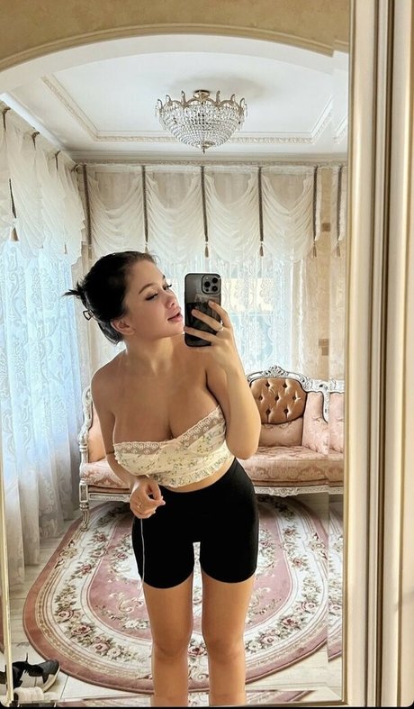 Karina Chijikova ポルノモデル アーカイブ