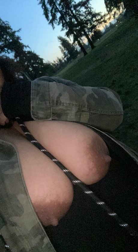 lydiagreyy エロティックモデル 写真