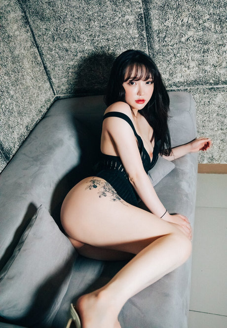 本物のティーンオンリーファン ヌード 写真