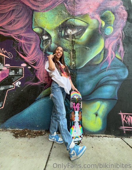 bikinibites ポルノスター ヌード 画像