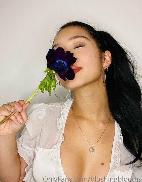 blushingblooms ヌードモデル 画像