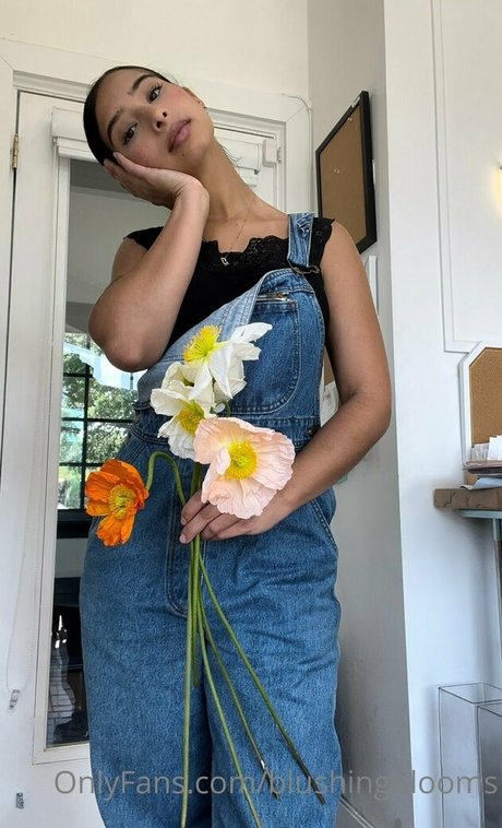 blushingblooms ヌード女優 画像