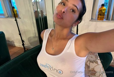 blushingblooms ポルノスター ヌード 写真