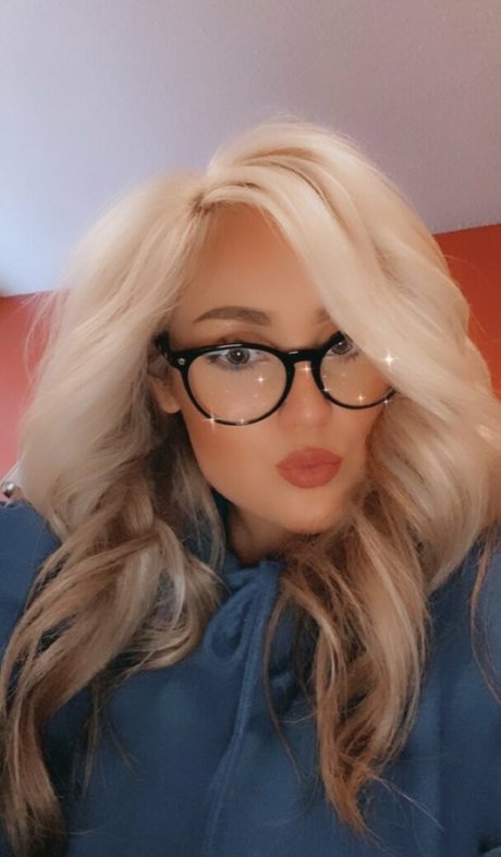 大きなお尻のマンコOnlyFans アートポルノ 画像