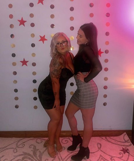 アジア人のタトゥー OnlyFans ホットセックス 写真