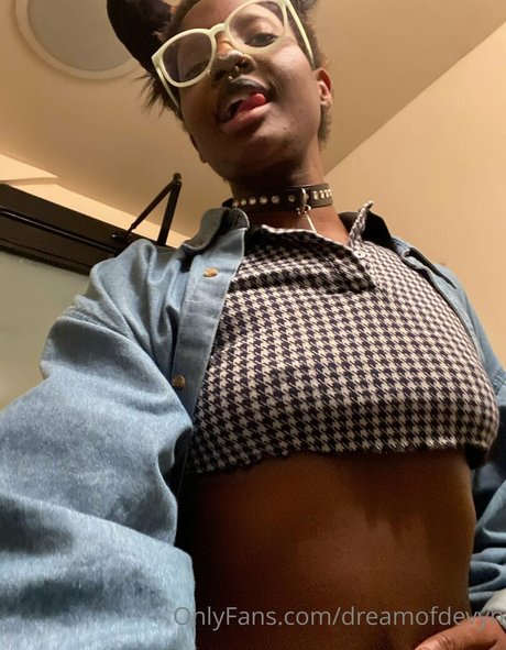 ゴスアジアンOnlyFans 素敵 写真